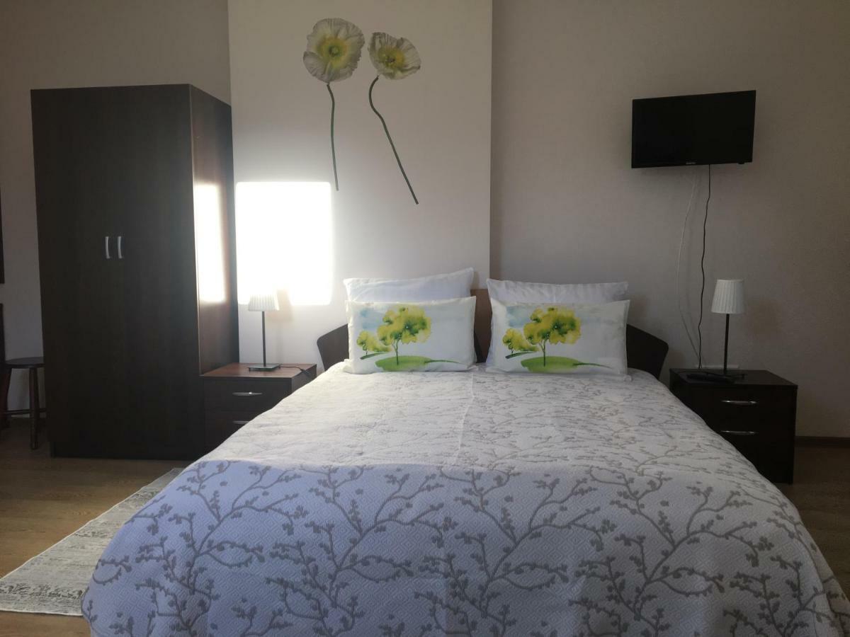 Apartment Renata Laure *